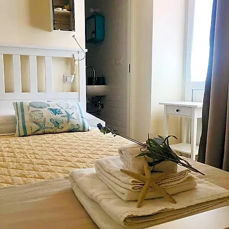 Alojamento de Acomodação e Pequeno-almoço A Due Passi Castellammare di Stabia